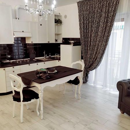 Alloggio Turistico Giulietta E Romeo - Intero Appartamento - Villafranca Di Verona, Zimmer, Holiday Rooms Екстериор снимка
